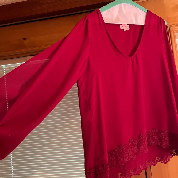 Everything is a size small and in perfect condition $75 for all - Picture 2 of 16